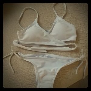 🔥 New white swimsuit set w bikini padded top